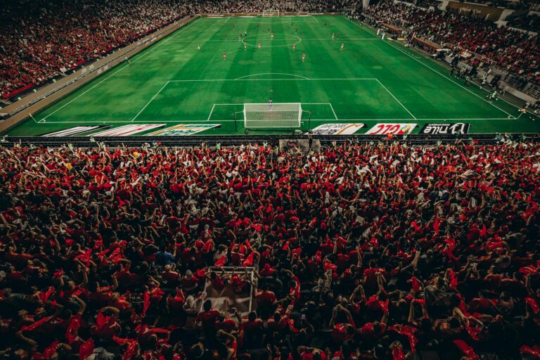 Como o futebol contribui para a economia local